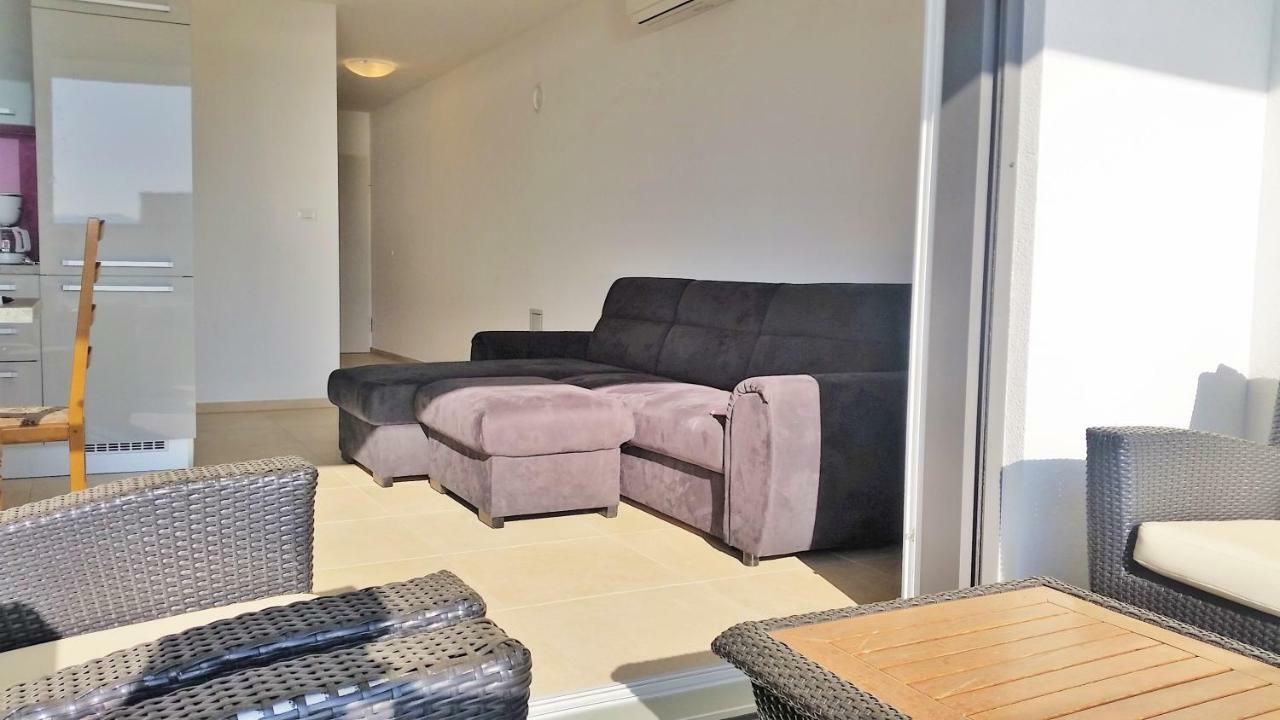 Apartment Villa Vala Малинска Экстерьер фото